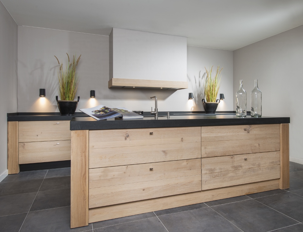 Long Island Kitchens houten keuken met kookeiland