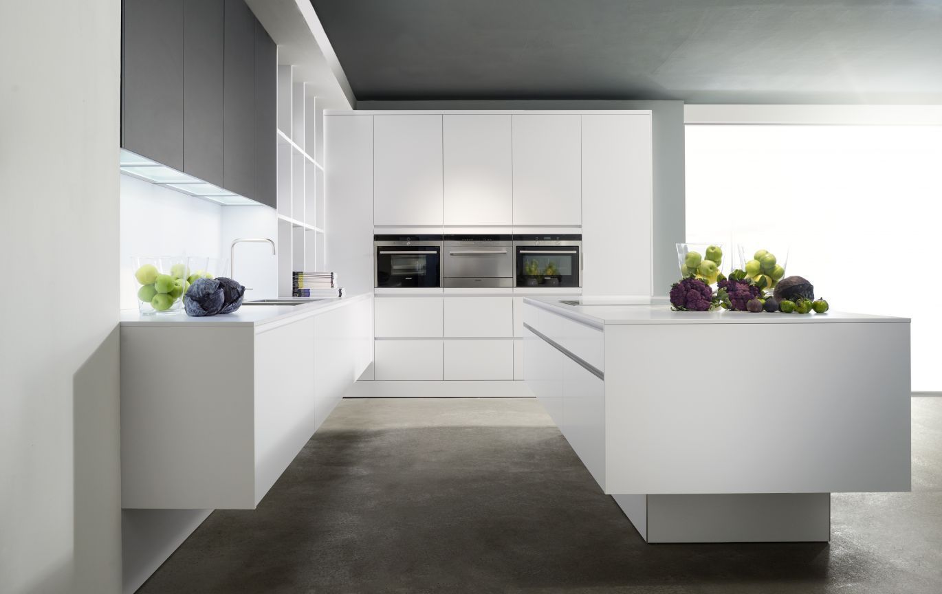 Witte greeploze keuken eggersman via Plieger keukens