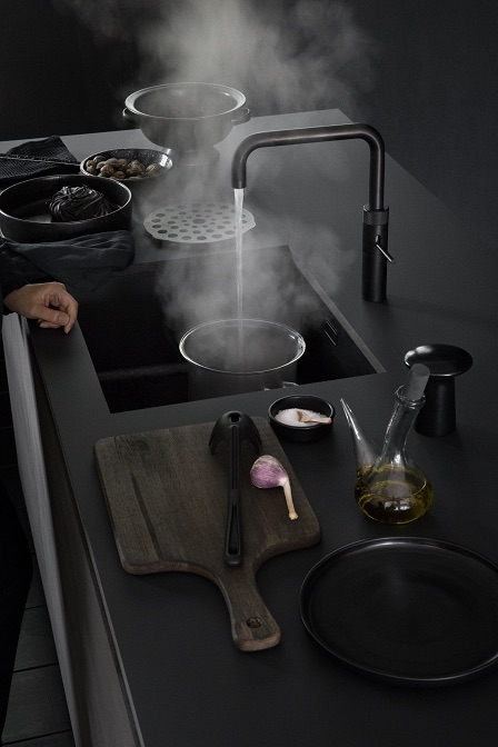 Nieuw! De zwarte kokendwaterkraan Quooker Fusion #keuken #zwart #kraan #quooker