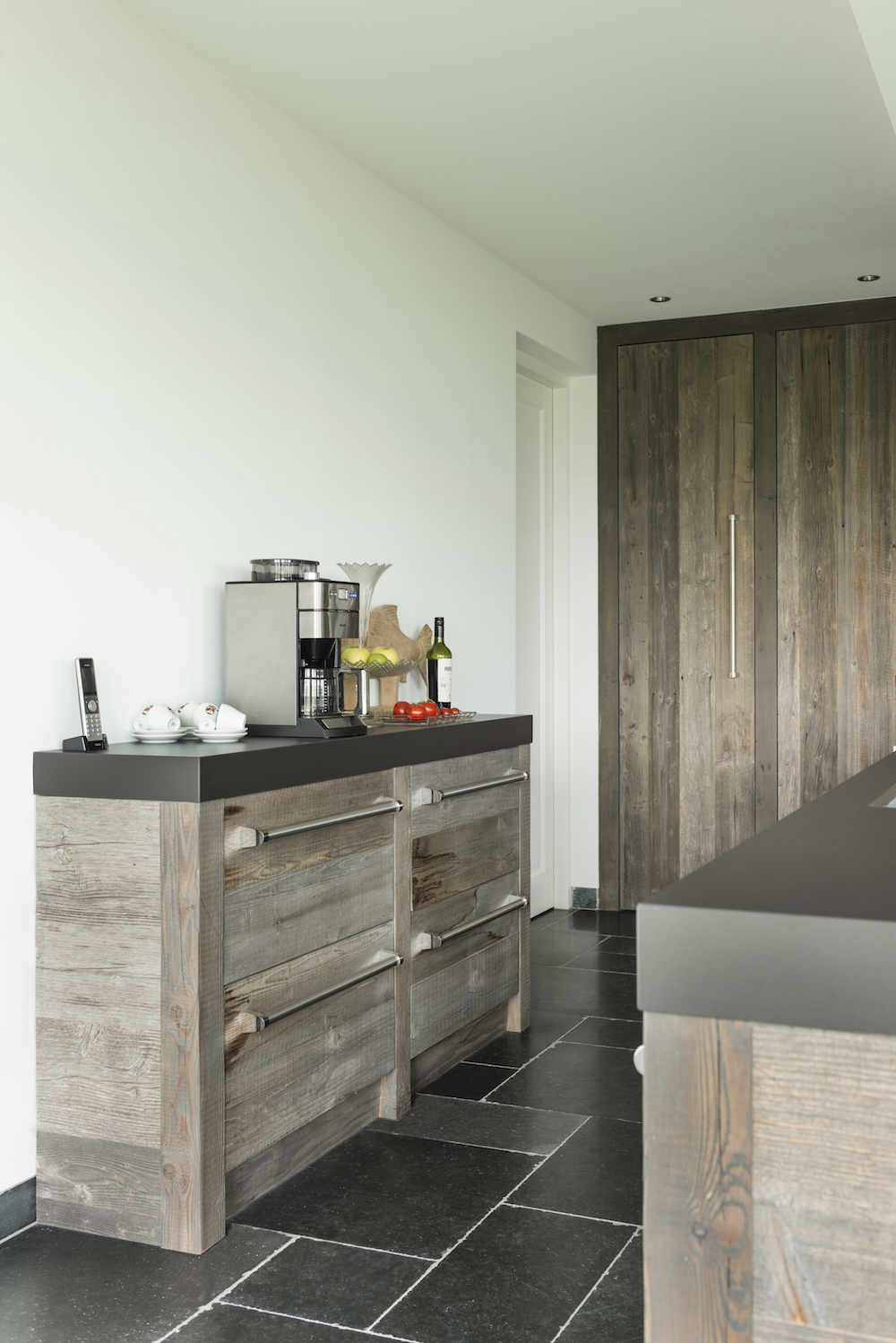 RestyleXL Barnwood houten keuken met keukenblok #keuken #keukeninspiratie #keukenblok