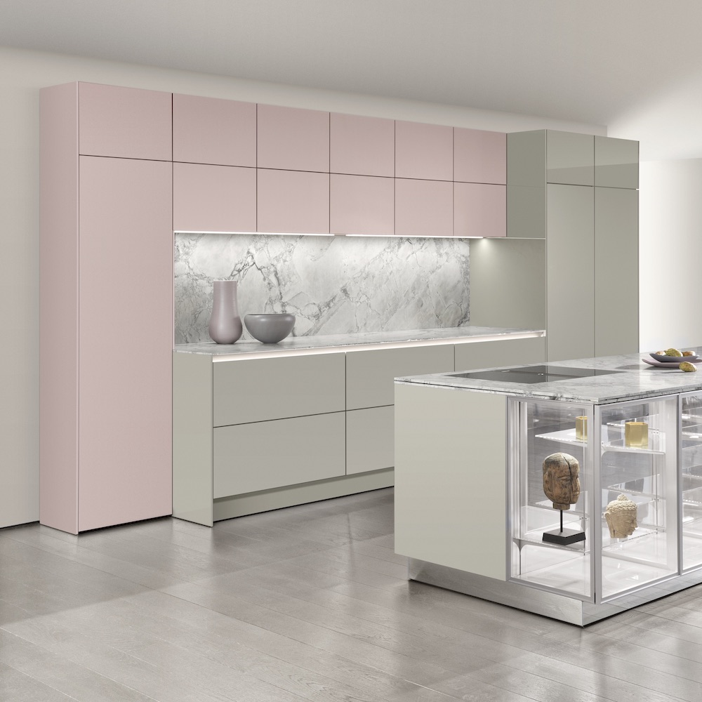 SieMatic SLX keuken. Greeploze keuken met kookeiland in je favoriete kleur #keuken #siematic #kookeiland #marmer #roze #design #designkeuken #interieur #keukeninspiratie