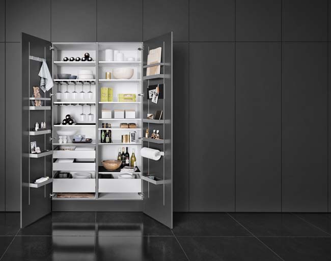 Donkergrijze keukenkasten wand van SieMatic - SieMatic Classic MultiMatic