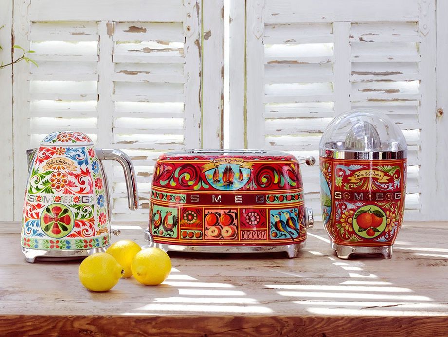 Smeg waterkoker, broodrooster, citruspers in samenwerking met Dolce & Gabbana #keuken #madeinitaly #smeglove #smeg #dolcegabbana