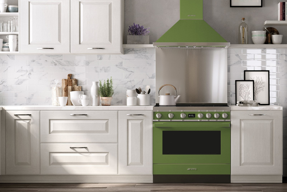 Witte keuken met Smeg fornuis Portofino #smeg #fornuis #keuken #portofino #madeinitaly