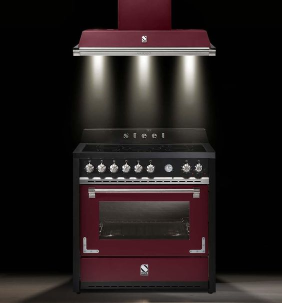 Steel fornuis Oxford in de kleur bordeaux met bijpassende afzuigkap #fornuis #keuken #kleur