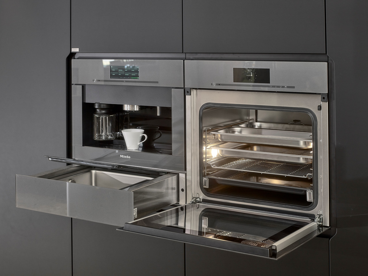 Inbouwapparatuur van Snaidero Vision keuken. Italiaans design te bewonderen in de showroom van Tieleman Keukens #snaidero #snaiderovision #keuken #keukendesign #keukeninspiratie