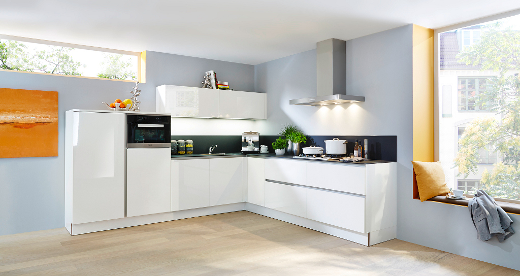 Keukenspecialist.nl Logic keuken hoogglans lak met Miele apparatuur