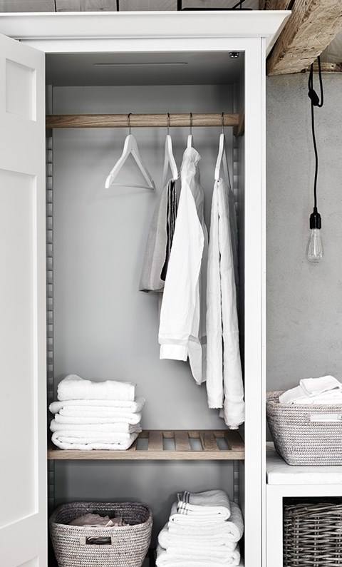 Kast waskamer - laundry room - bijkeuken. Neptune Chichester meubel via Martin Zoon Interior 