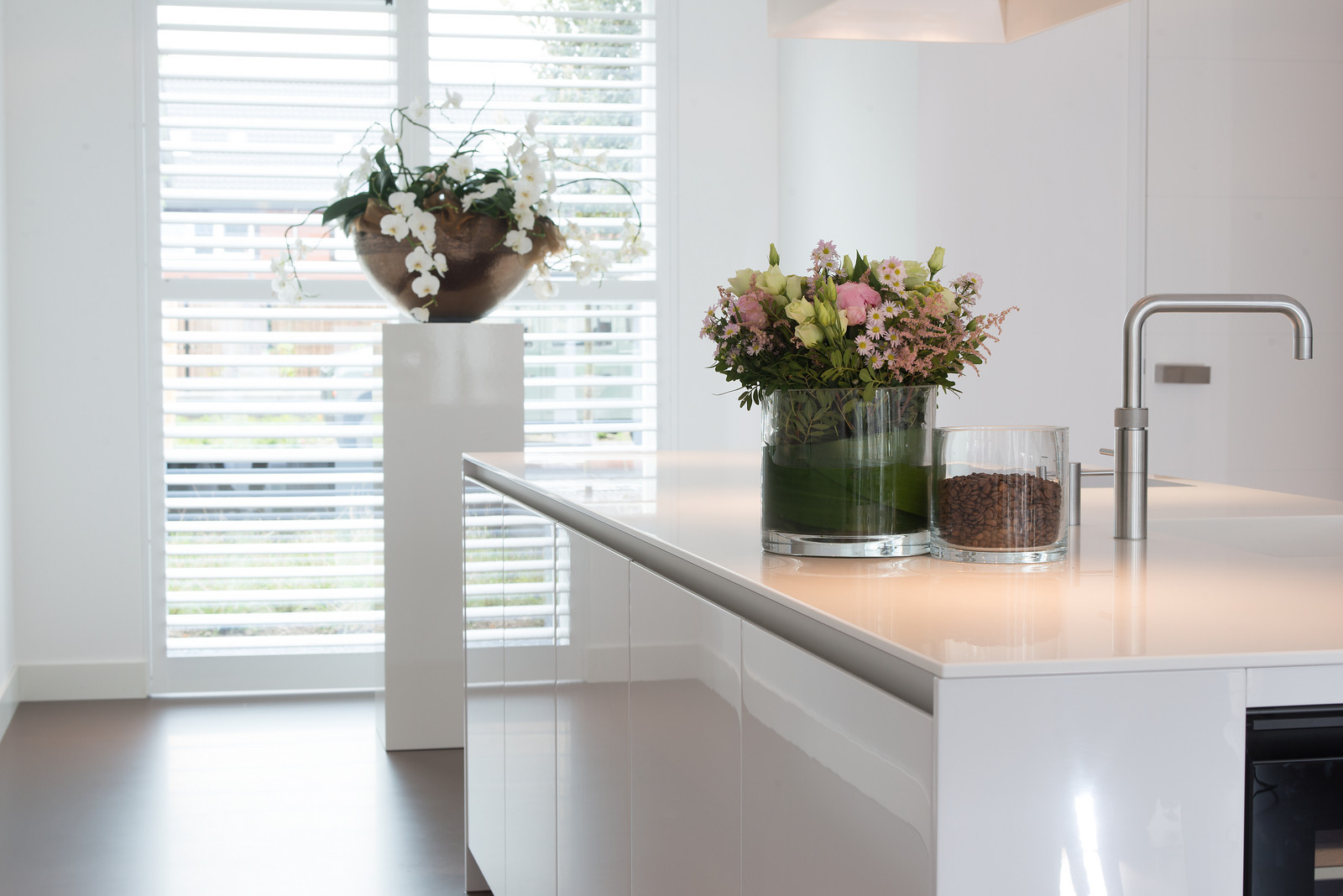 Witte design keuken Snaidero way met kookeiland via Tieleman Keukens