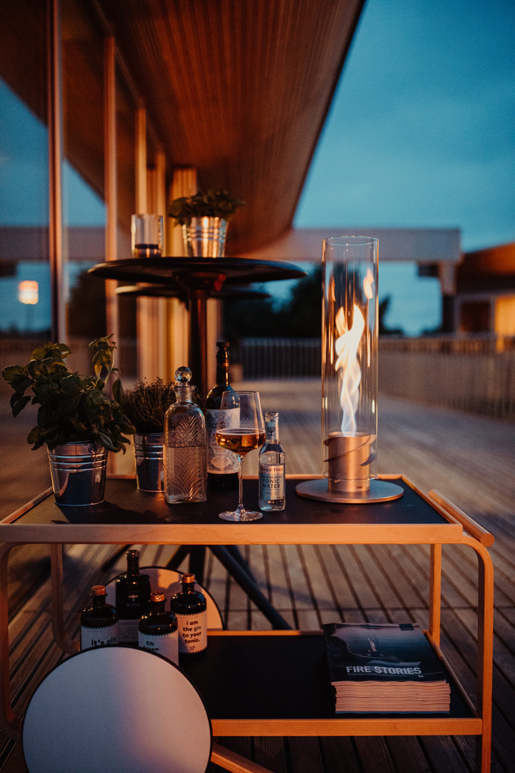 Terras verlichting. Tuinverlichting. Sfeer en warmte op je terras met de Spin #terras #tuin #tuininspiratie #spin #fonteyn #verlichting