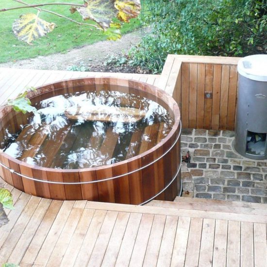 Hottub in de tuin. Hottub Storvatt via hottubselect ingebouwd in terras #tuin #terras #hottub #tuinidee #tuininspiratie