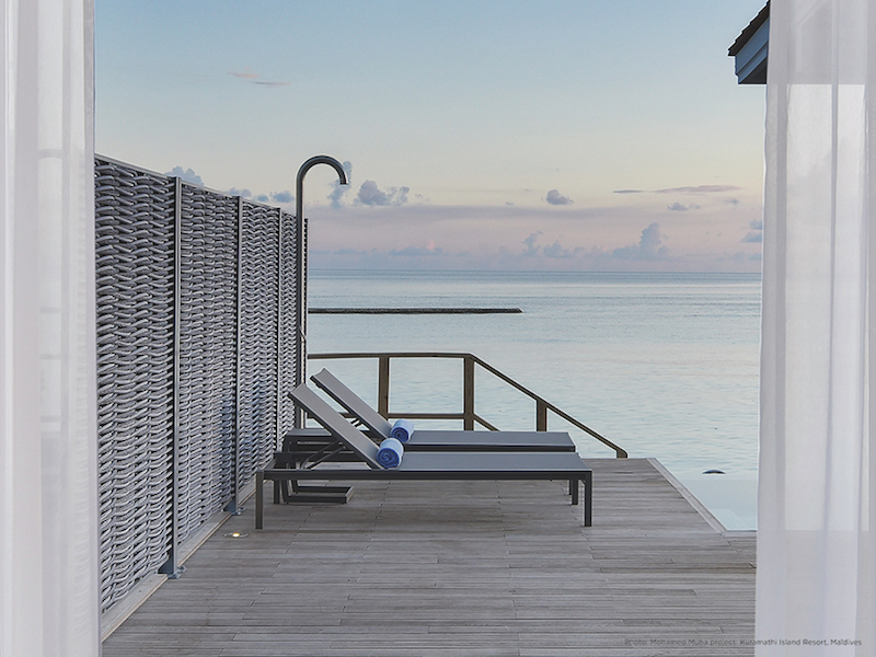 Buitendouche JEE-O Original met 365-optie om het hele jaar buiten te douchen #buitendouche #jeeo #douche #badkamerdesign #tuininspiratie