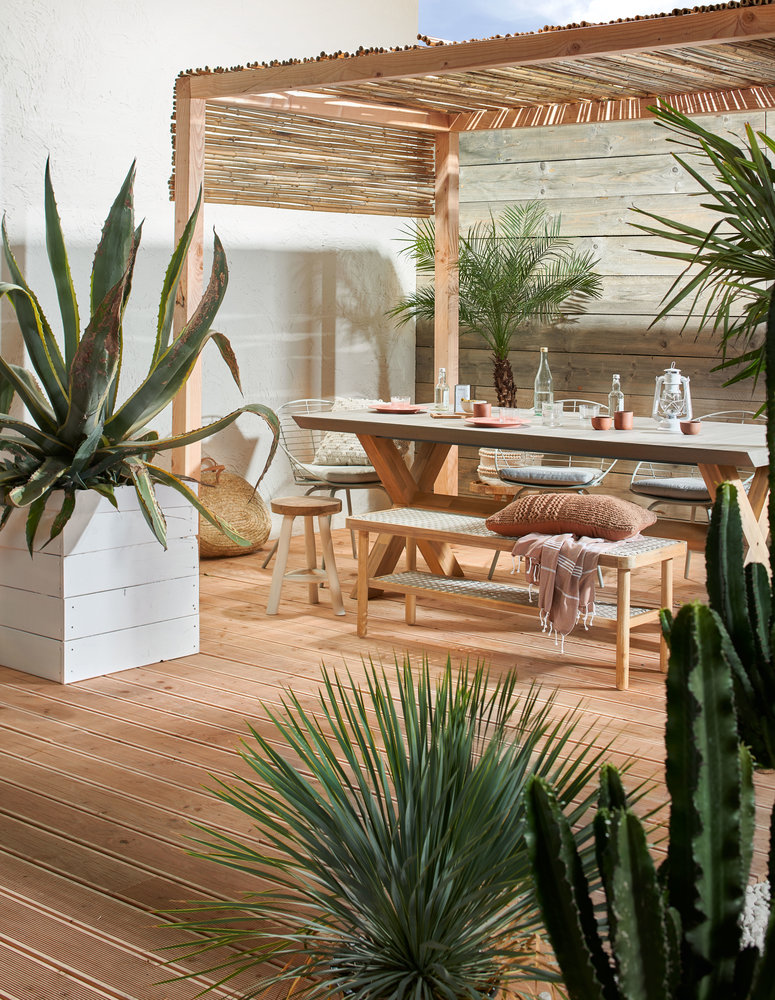 Tuininspiratie 2019. Veranda - overkapping met tuintafel #tuinmeubelen #tuininspiratie #tuin #karwei #eettafel #tuintafel #eethoek #veranda #overkapping #pergola