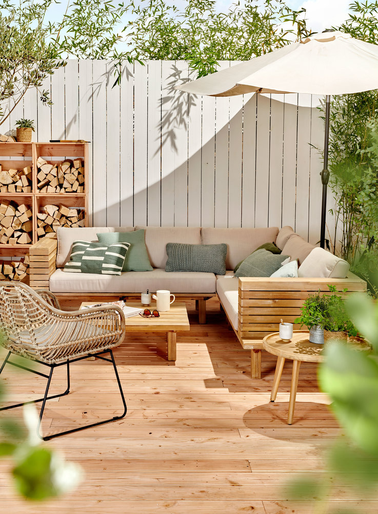 Tuininspiratie 2019. Terras met loungeset #tuin #tuininspiratie #terras #eettafel #tuinmeubelen #loungeset #karwei