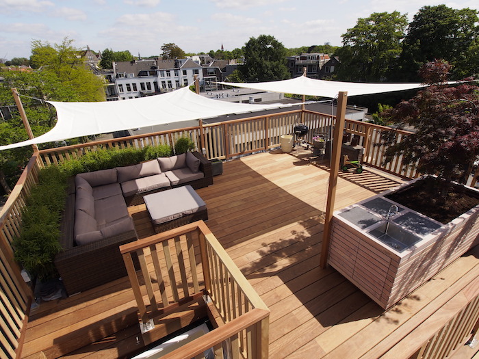 Schaduwdoeken op dakterras. Op maat gemaakt door ZonZ #zonwering #schaduwdoeken #zonz #terras #dakterras #tuin