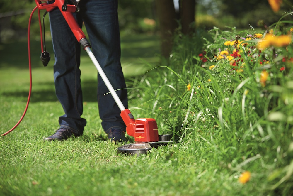 Tuintrends 2020. Slim en ergonomisch tuinieren. Lycos 40V tuinsysteem van Wolf Garten #tuinieren #tuin #tuingereedschap #tuintrends #wolfgarten