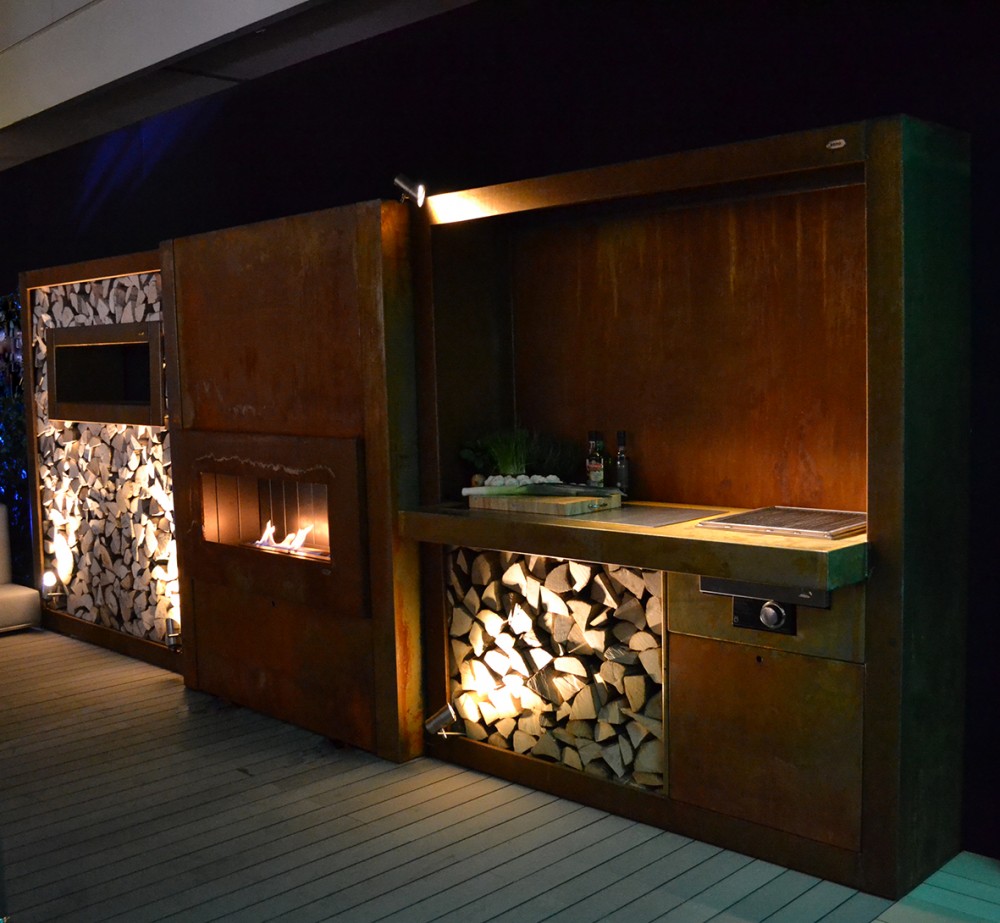Zeno buitenkeuken op maat gemaakt met tuinhaard van Corten-A staal. #zenoproducts #buitenkeuken #tuin