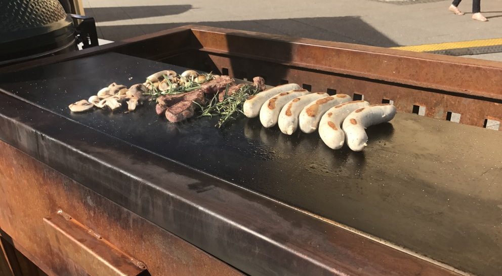 Zeno buitenkeuken met Teppan plaat en module voor de Big Green Egg #buitenkeuken #barbecue #teppan
