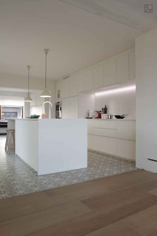 Portugese cementtegels in de keuken via Designtegels.nl #tegels #vloertegels #wandtegels