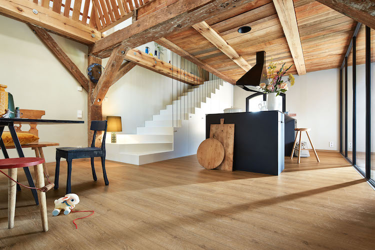 Vinylvloer met de looks van een houten vloer. Nieuwe Meister vloer zonder vinyl #meister #vinylvloer #vloer #vloeren #interieurinspiratie