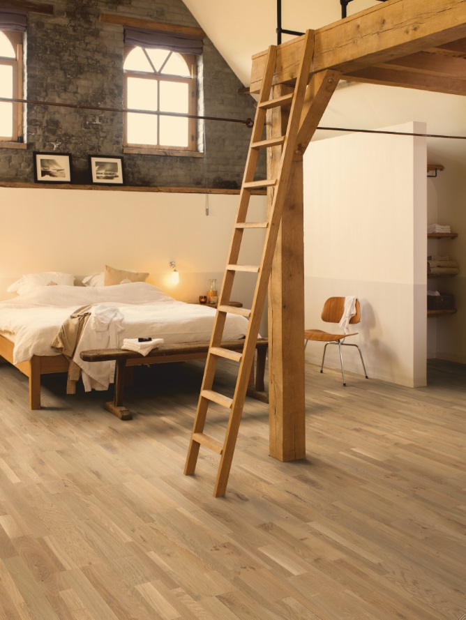 Houten vloer uit de Variano collectie van Quick-Step. Plankjes Plankjes in verschillende breedtes, lengtes en afwerkingen op één makkelijk te installeren plank  