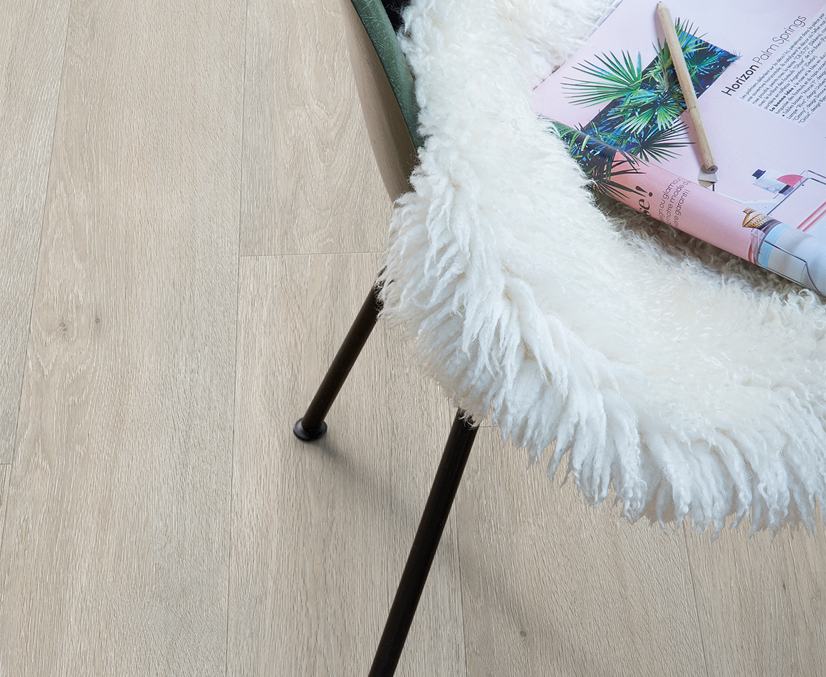 Vinyl vloer met houtlook - Door het zachte kleurenpallet geef je een romantische toets aan je interieur - Quick-Step Livyn collectie Balance