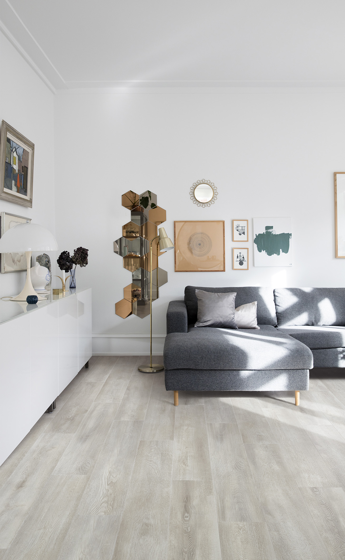 PVC vloer Santa Cruz Oak van Moduleo heeft de uitstraling van een houten plankenvloer met een vintage look #moduleo #pvc #pvcvloer #vloerentrends #vloeren #houtlook #interieur