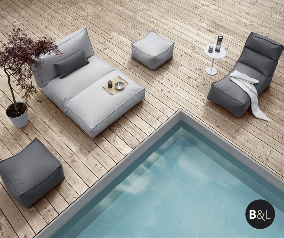 Tuininspiratie. Blomus outdoor collectie. Ligbed bij zwembad #blomus #bathliving #outdoor #tuin #ligbed