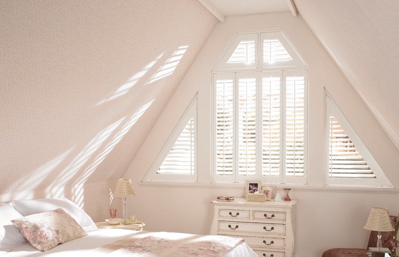 Slaapkamer met shutters. Zolderkamer #zolder #shutters #slaapkamer #inspiratie #luxaflex