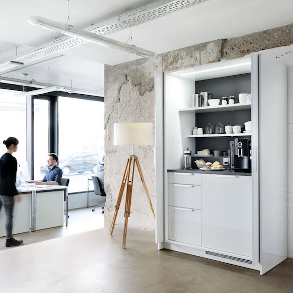 Foto Poggenpohl +STAGE themakasten: bar, keuken, ontbijt & garderobe FotoPoggenpohl +STAGE themakasten: bar, keuken, ontbijt & garderobe