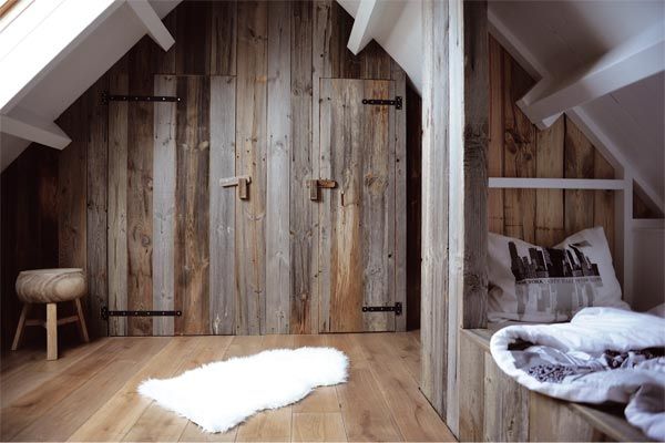 Zolder met deuren en muur van Barnwood via RestyleXL