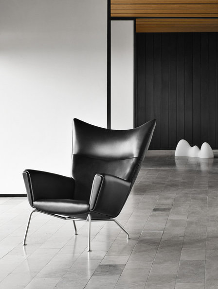 Wingchair stoel by Wegner via Carl Hansen & Son