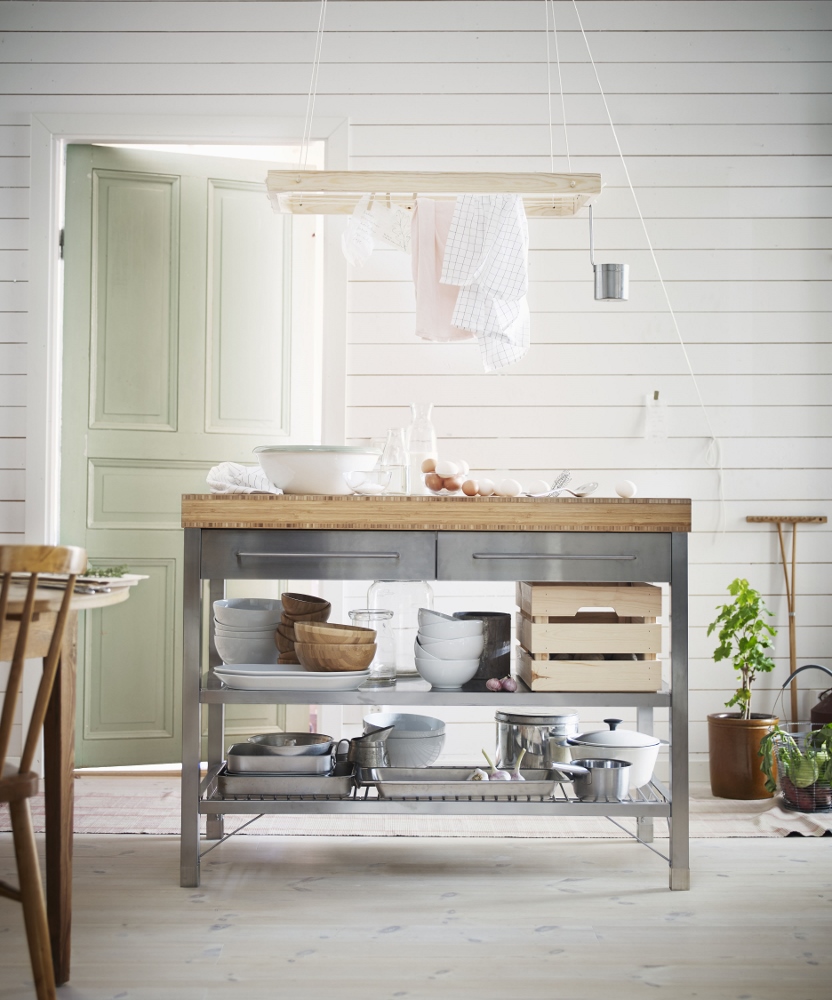 De nieuwe werkbank voor de keuken van roestvrij staal en bamboe - Rimforsa werbank van Ikea